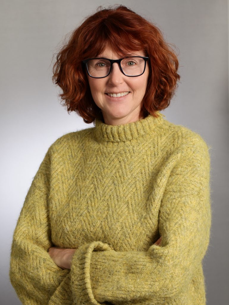 Gabi Stärkl, Familienaufstellung, Systemaufstellung, Schamanische Aufstellung, Aufstellungsarbeit, Paarberatung, Magersucht, Fettleibigkeit, Burnout, Raucherentwöhnung, Nichtraucher, Hypnose, Energiearbeit, Energetische Arbeit, Aura Chirurgie, Todesangst, Eide und Gelübde, Karmische Muster auflösen, Hilfe suchen, Meditation, Dachau und Umgebung, Blockaden, Suizid, Angstzustände, Waschzwang, Suchtprobleme, Hautprobleme, Mathias Künlen, Pauline Klemm
